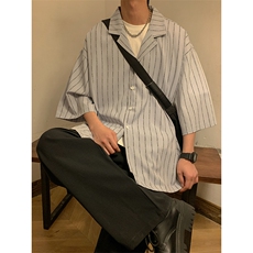 灰色