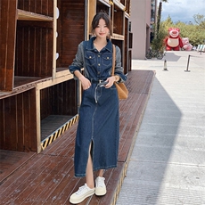 2024年秋款时尚竖条牛仔拼接个性气质前开叉翻领收腰显瘦牛仔连裙，女装连衣裙，瑶迪