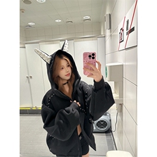 抖音得物高品质26春装美式高街铆钉杜宾犬耳朵开衫卫衣外套W125，女装短外套，电商A486