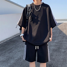 黑色