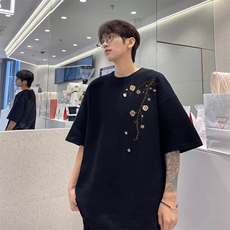 黑色