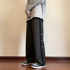 深灰色