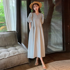 浅蓝色泡泡袖v领连衣裙女2024夏季新款法式简约气质宽松过膝长裙，女装连衣裙，浙宝192（原082）