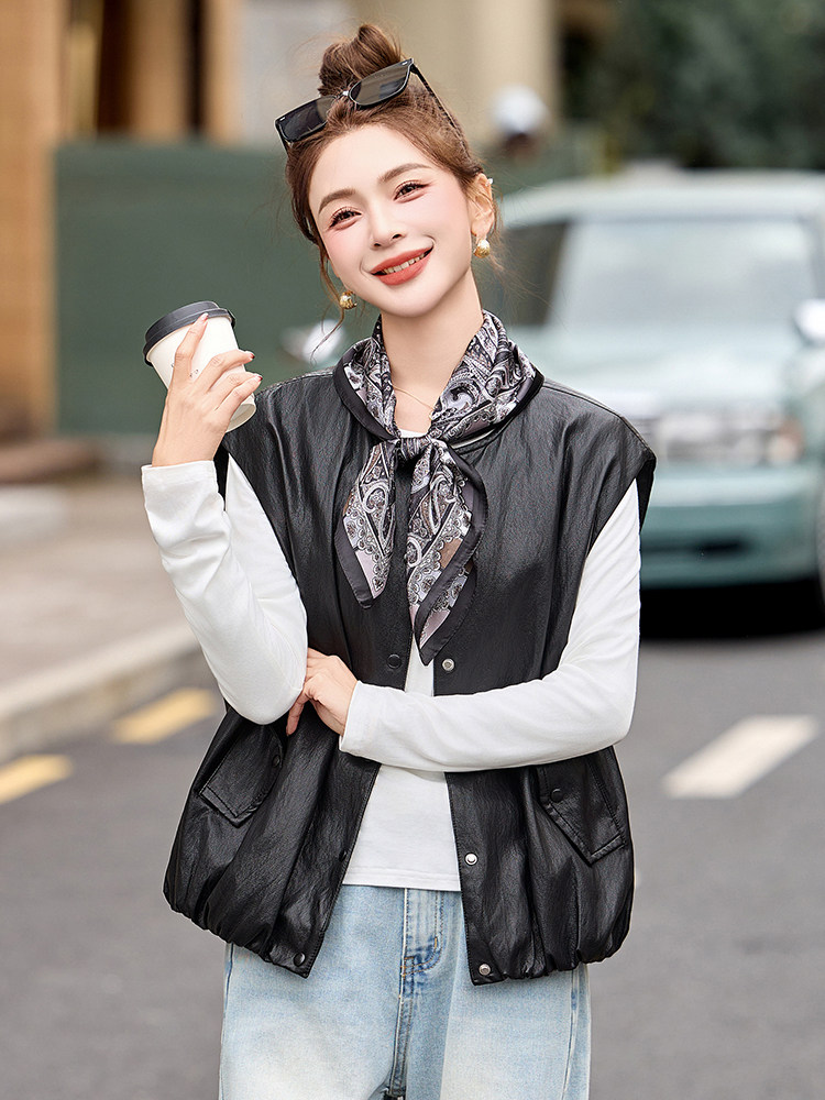 马甲女2025春装新款超火时髦洋气宽松慵懒风黑色短款皮衣坎肩外套,女装短外套,依多米