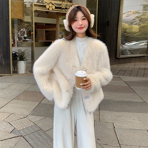 现货 白色毛毛小香风外套 7698-P195-K288图片