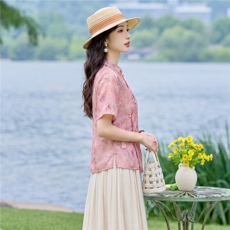 现货2026年夏季新款中老年妈式复古短袖小衬衫盘扣开衫上衣T恤女,女装衬衫,璐依舞