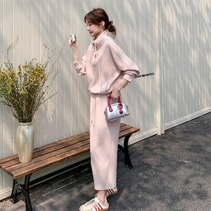 浅粉色休闲立领卫衣两件套装2025新款女春季韩版气质半身裙一整套图片