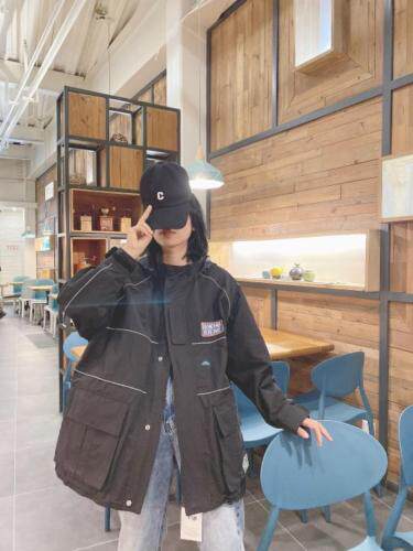 现货韩版刺绣风衣，女装风衣，悠奈尔