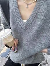 2025年秋季套头长袖通勤V领时尚百搭通勤，女装针织衫/毛衣，德聚羊绒