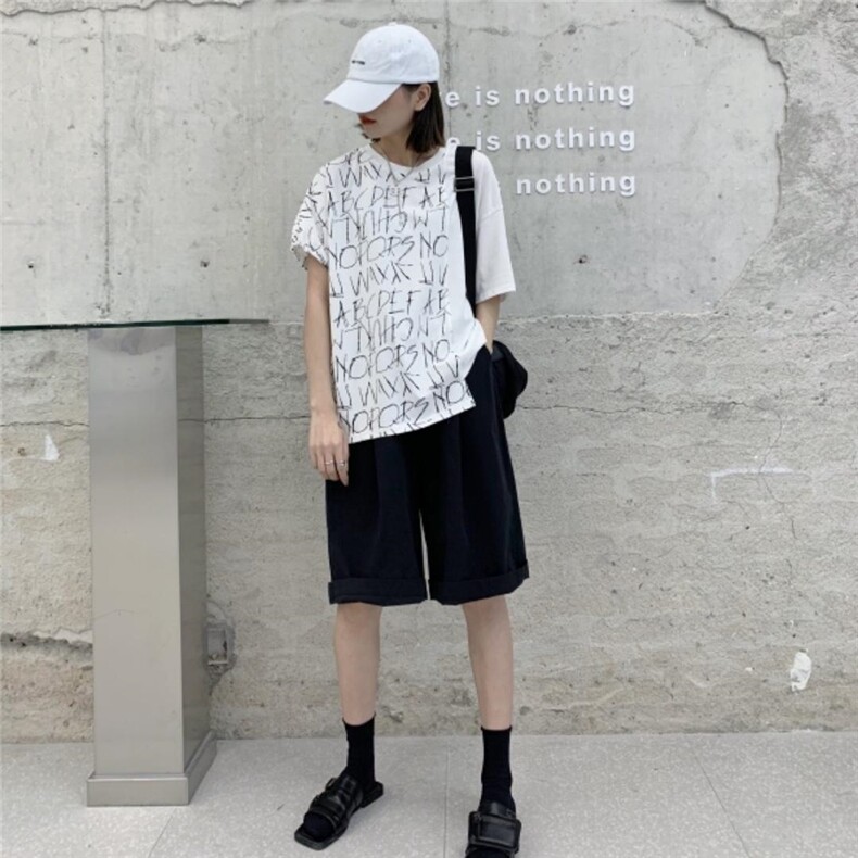 字母T，女装，S·F·R