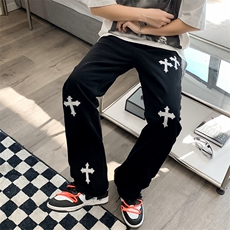 黑色