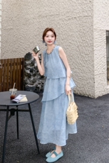 浅黄色漂亮绝美天丝无袖背心连衣裙女夏法式温柔甜美度假蛋糕长裙，女装连衣裙，霓裳依族