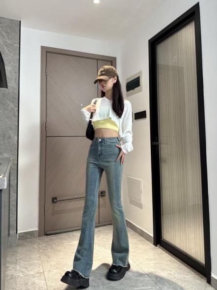 微喇牛仔裤女春秋2025新款高腰显瘦小个子马蹄喇叭裤子女夏,女装牛仔裤,宸诺服饰