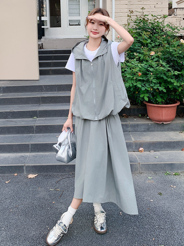 韩版休闲三件套装女夏季2025新款时尚连帽马甲不规则半身裙套装裙,女装套装/套裙,辉之琳