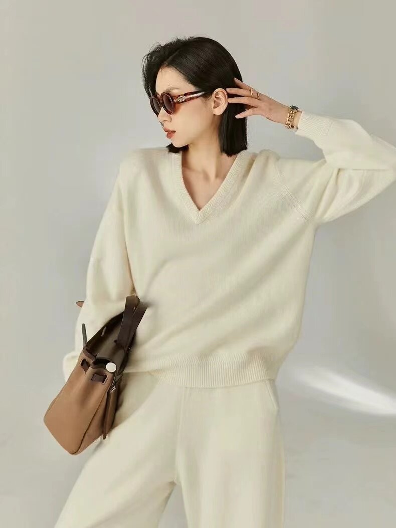 秋冬新款百搭时尚V领宽松针织衫上衣简约中性风羊毛毛衣，女装针织衫/毛衣，半城羊绒