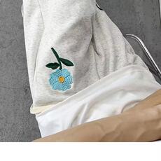 白灰色