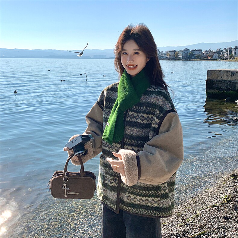 费尔岛风撞色设计感皮毛一体外套2630P215K318,女装短外套,2C029
