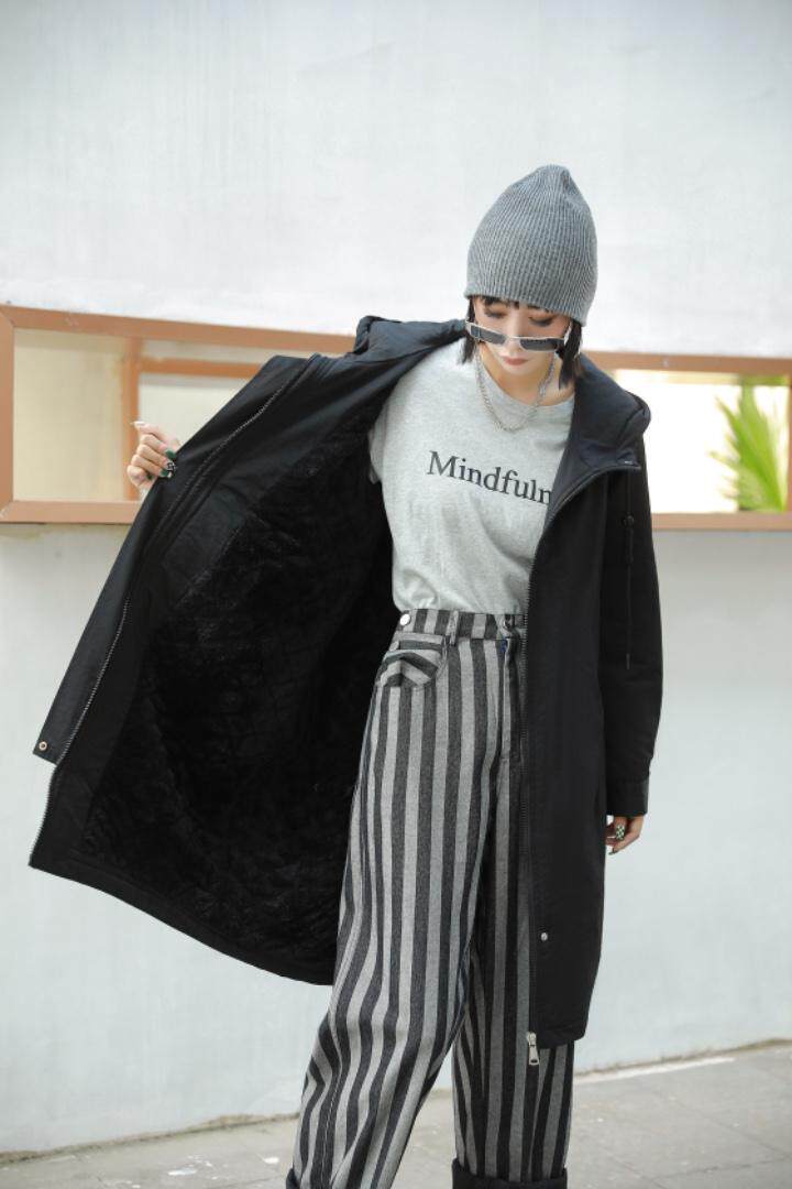 【现货】新款秋冬款风衣派克式服中长款，女装风衣，得瑟空间