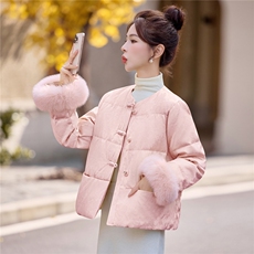 现货2026新中式时尚气质优雅真狐狸毛印花盘扣白鹅绒羽绒服，女装羽绒服，卡杰菲