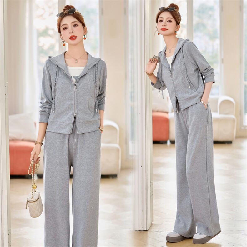 2025年春装新款休闲时尚气质潮流运动套装三件套，女装运动套装，初闻兮