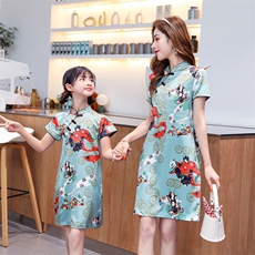 2021年夏季时尚仿真丝缎亲子旗袍连衣裙，童装亲子装，安之芮娜