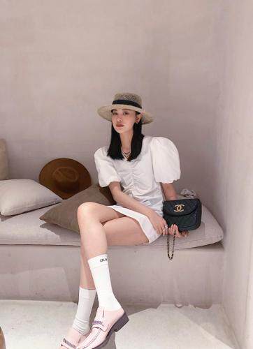 泡泡袖打皱连衣裙，女装连衣裙，last name