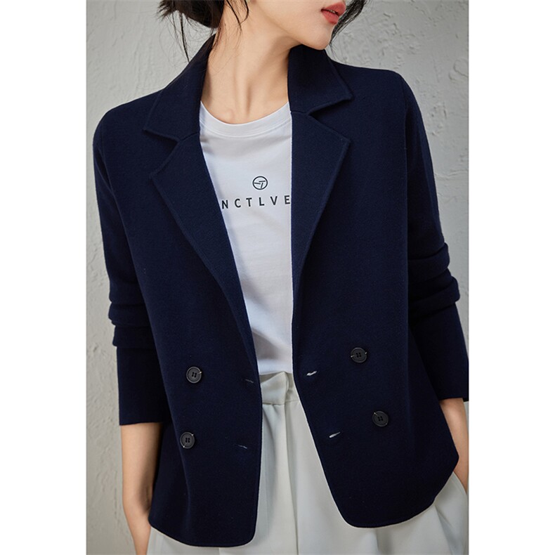 春秋新款翻领精纺羊毛针织开衫女宽松西服小外套短款双排扣西装潮，女装西装，凯思米羊绒