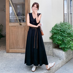 黑色无袖连衣裙女夏2025新款赫本风气质清冷感度假风长裙背心裙图片