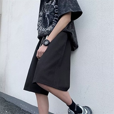 黑色