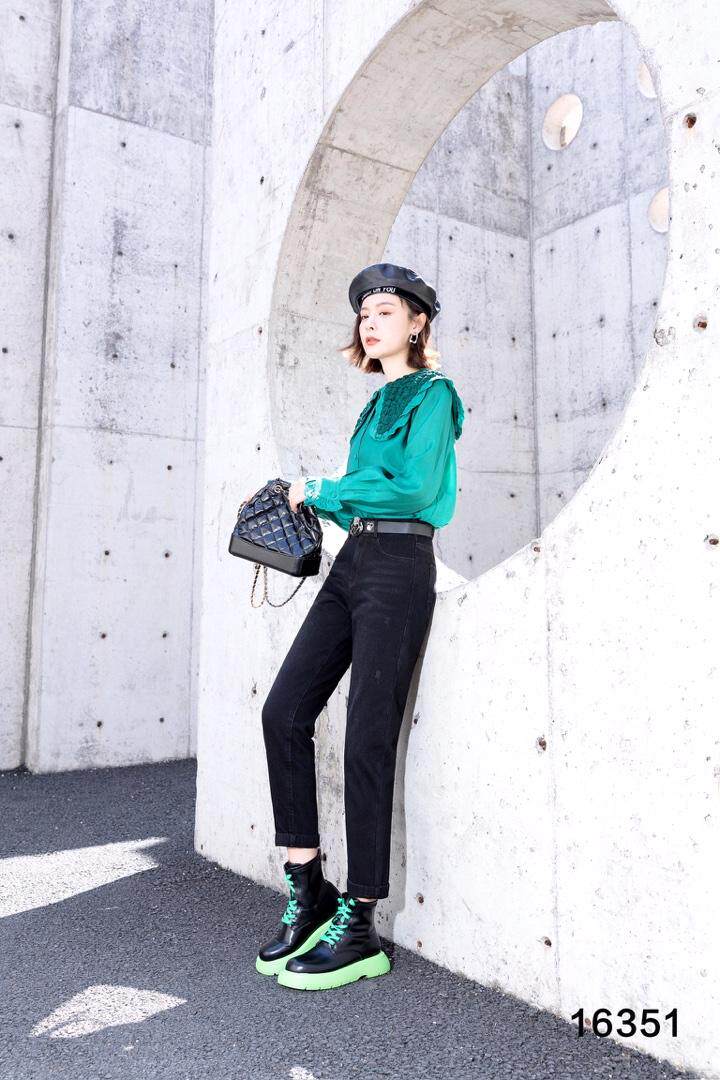 牛仔薄绒款，大量上货，一直卖到冬天的，其它，都市米兰