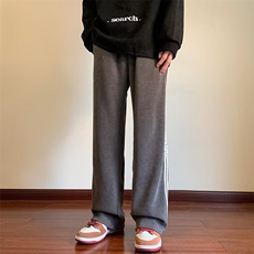 深灰色
