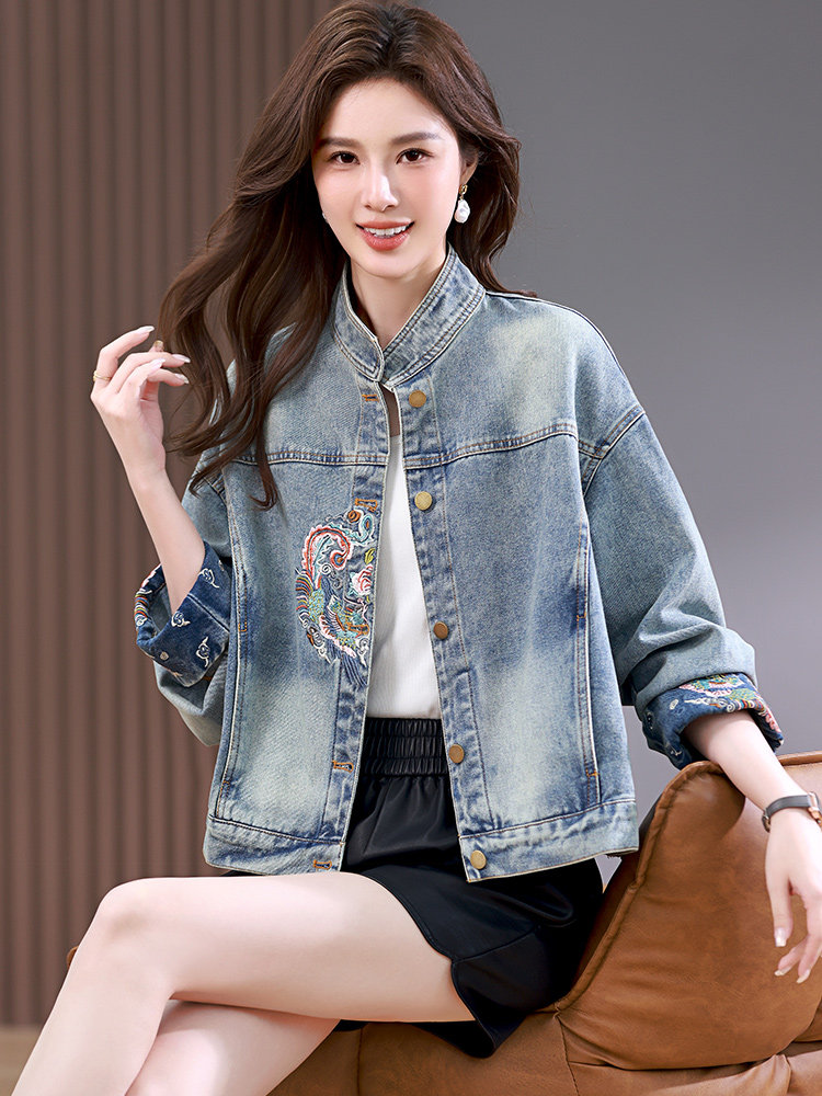 2025早春新款刺绣复古立领新中式国风复古牛仔外套女装高级感上衣,女装短外套,靓衣阁