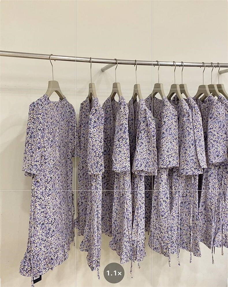 夏季新款韩版花色连衣裙，女装连衣裙，唇蔻