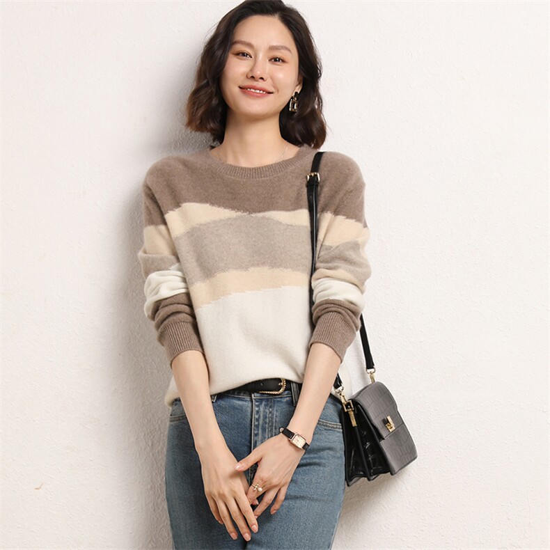 秋冬季35%羊绒简约休闲百搭时尚拼色嵌花圆领羊绒衫，女装羊绒衫，云暖羊山羊绒