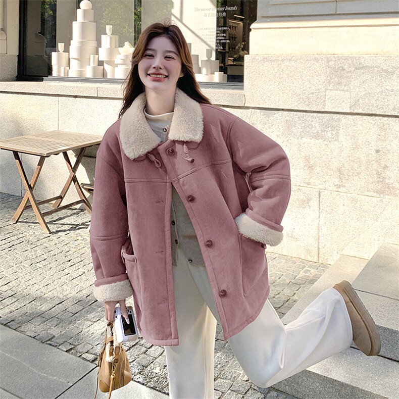 卡其色翻领加绒皮毛一体上衣女冬韩系超好看厚羊羔毛外套，女装羊羔毛/颗粒绒，拾菱