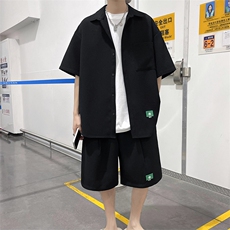 黑色