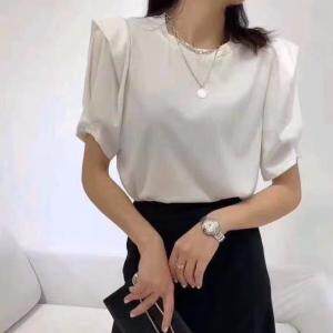 百搭小衫，挂件配牢图片