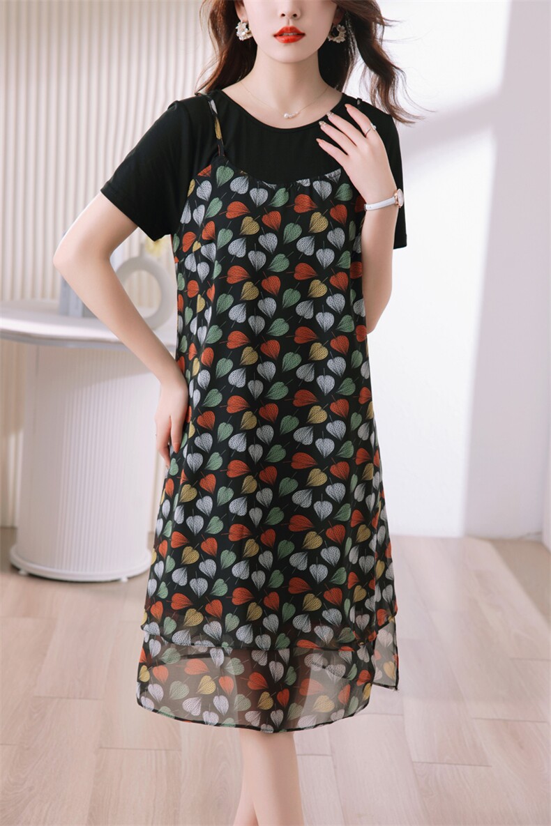 现货2023夏季新品宽松显瘦碎花雪纺拼接假两件连衣裙,女装连衣裙,余墨