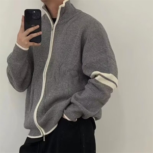 秋冬新款立领拼色条纹针织拉链衫外套潮流时尚简约毛衣外套男图片