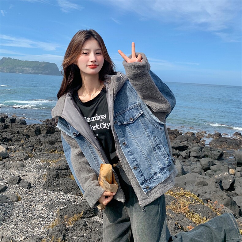 羊羔毛连帽拼接牛仔加厚派克服女冬季2024新款美式时髦机车服棉服,女装羊羔毛/颗粒绒,纯色衣恋