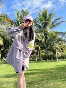 休闲拼色设计防晒连帽外套图片