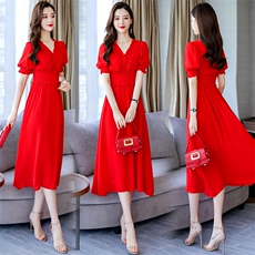 2023年夏季韩版时尚潮流木耳花边拼接中长款套头V领连衣裙通勤，女装连衣裙，火爆靓佳人