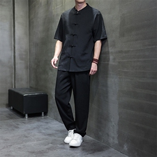 黑色
