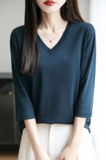 夏季新款简约V领七分袖女宽松百搭显瘦时尚休闲上衣，女装T恤，羊秋羊绒