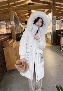 时尚百搭羽绒服图片
