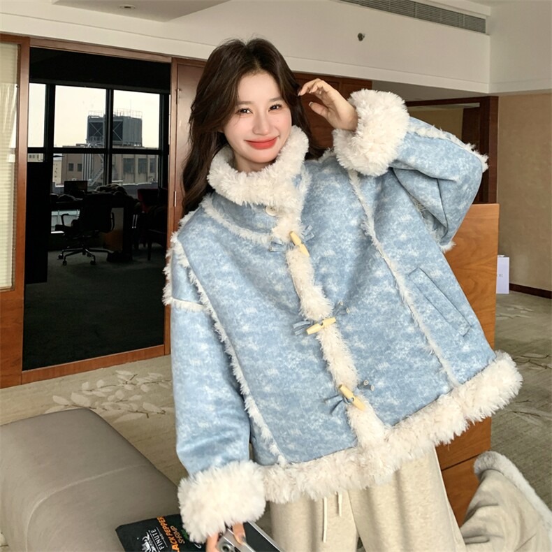 蓝色晕染设计感羊角口羊羔毛外套190-5077-P230K328,女装毛呢外套,2B190