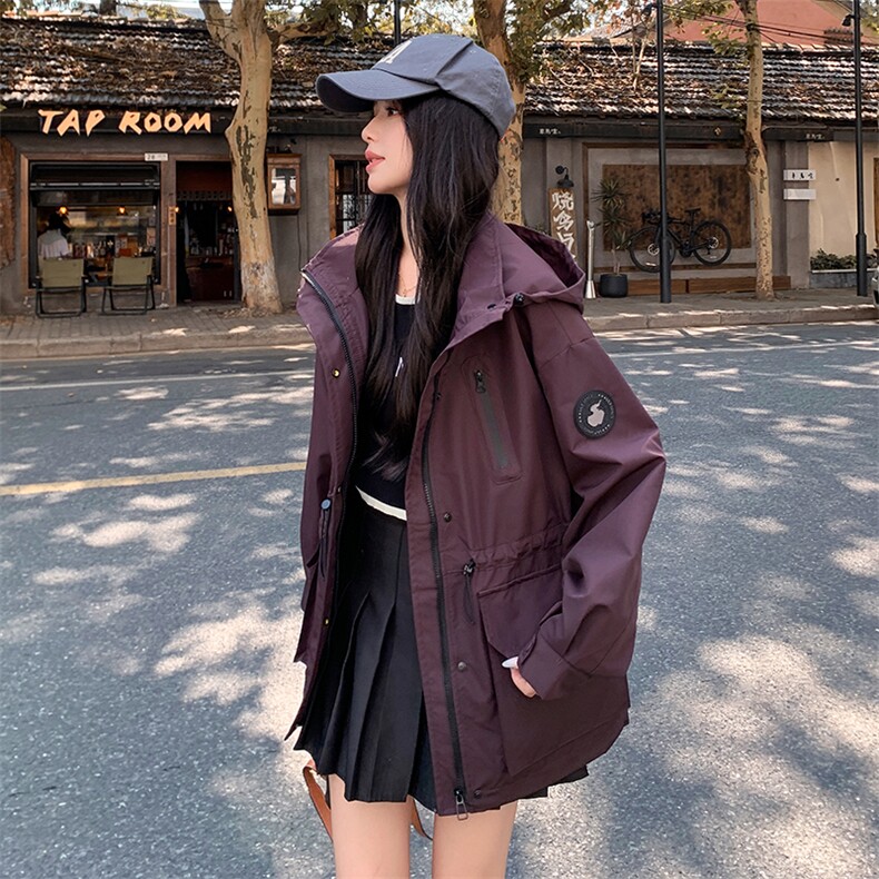 高级感超火好看紫色冲锋衣女春秋2025独特休闲登山服工装夹克外套图片