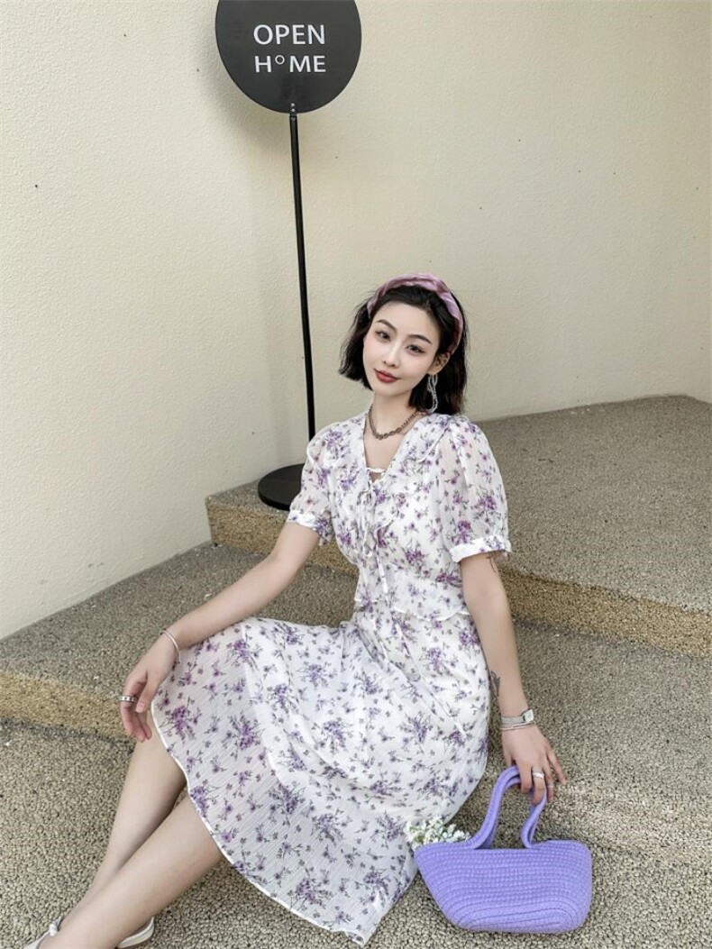 现货夏款女装新品连衣裙碎花女装腰上自己调节包容性大，女装连衣裙，荷塘月色