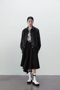 JY设计师蛋白素款皮衣图片