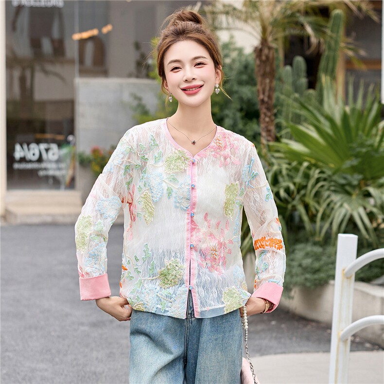 现货新款休闲重工艺刺修女夏薄款宽松小个子时尚新中式外套防晒衣,女装防晒衣,美静678
